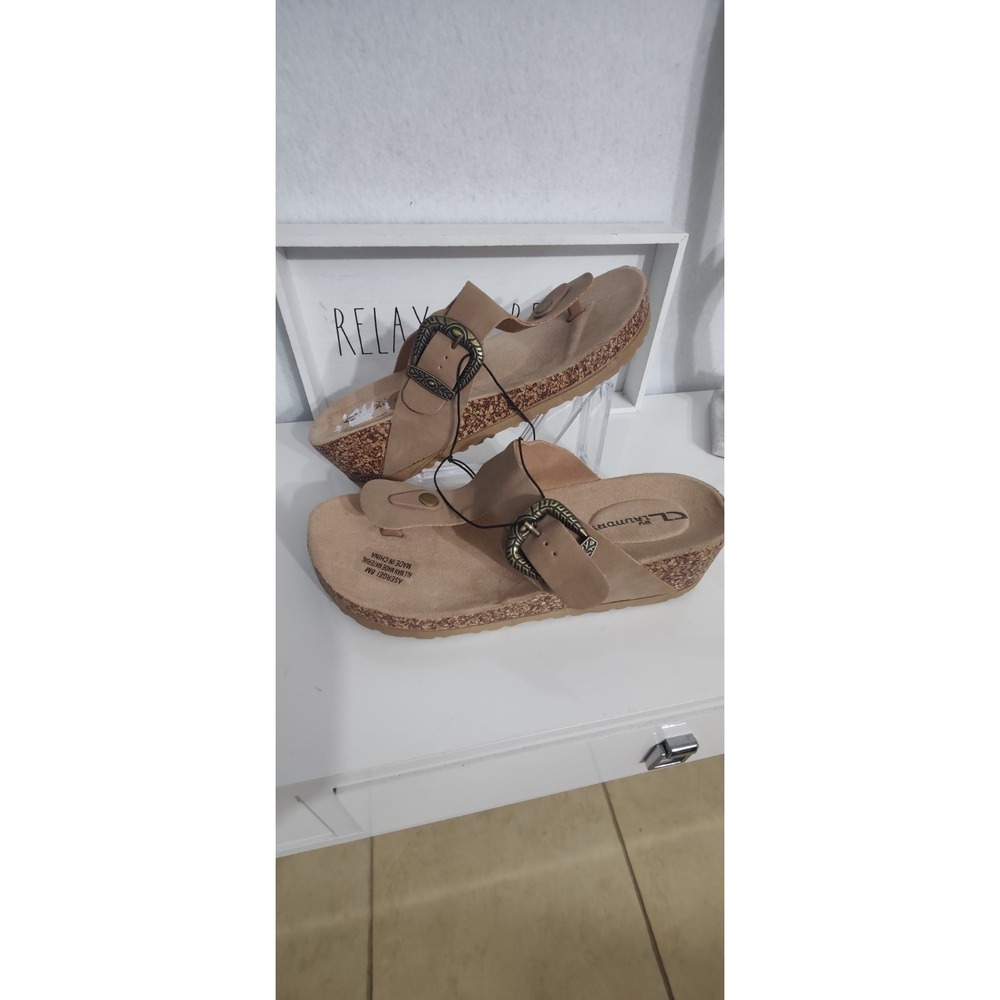 CL By Laundry Women's FRENCH Thong Sandals Size 8 Tan T Strap